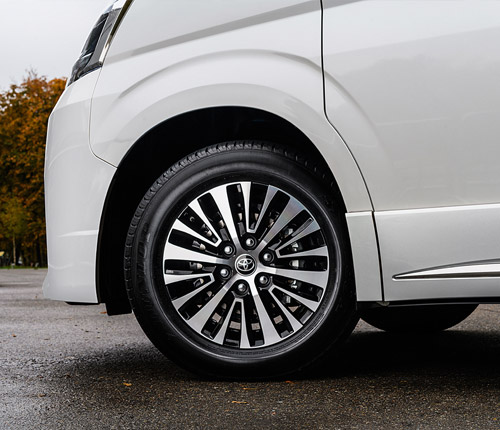 Изображение на странице Lexus 9saND6__002-feature-500x430-tcm-3020-1785041.jpeg