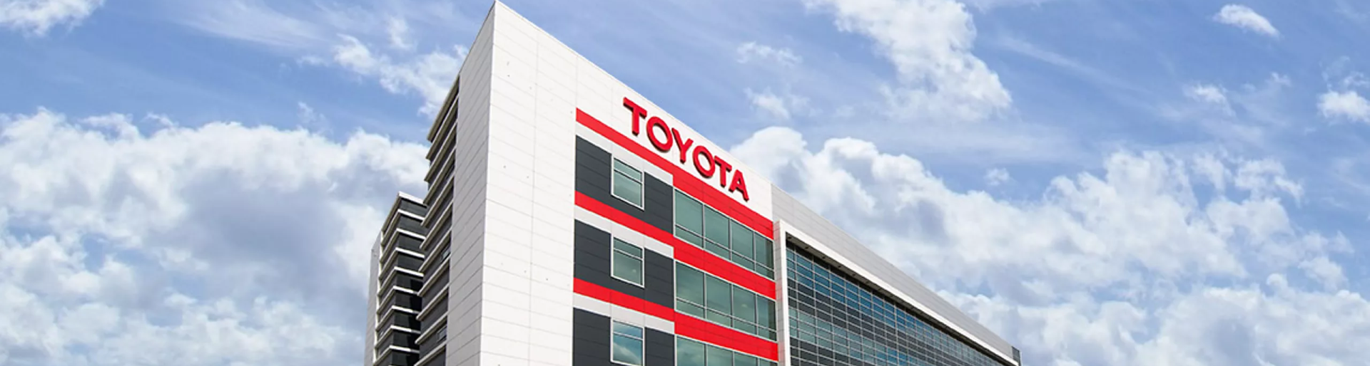 Изображение на странице TOYOTA ПОДВЕЛА ИТОГИ ПРОДАЖ В РОССИИ ЗА 2021 ГОД Тойота Центр Екатеринбург Запад